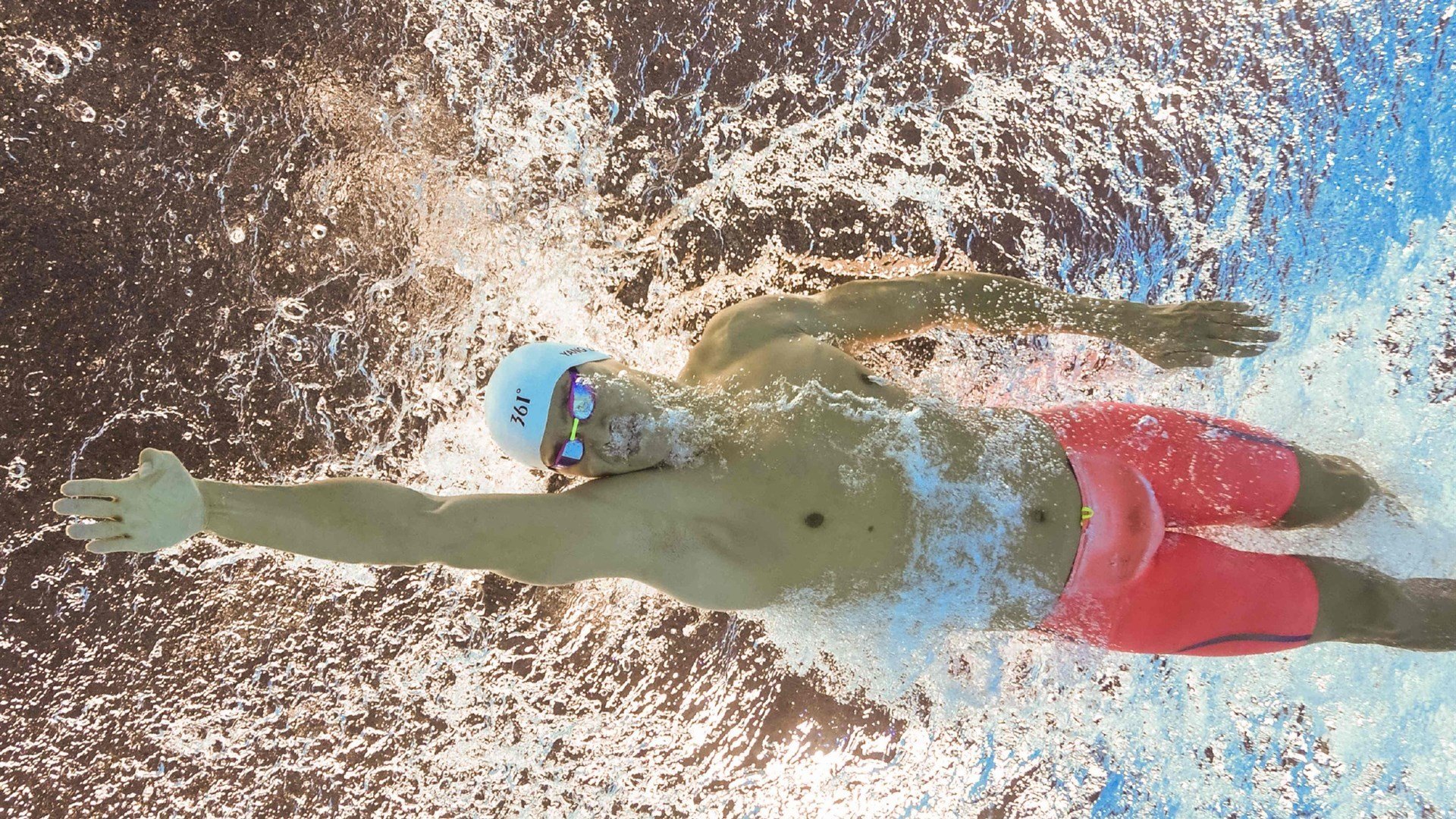 Jiu You-未来世界足球比赛将融合增强现实技术，沉浸式体验提升，未来的足球可能长什么样